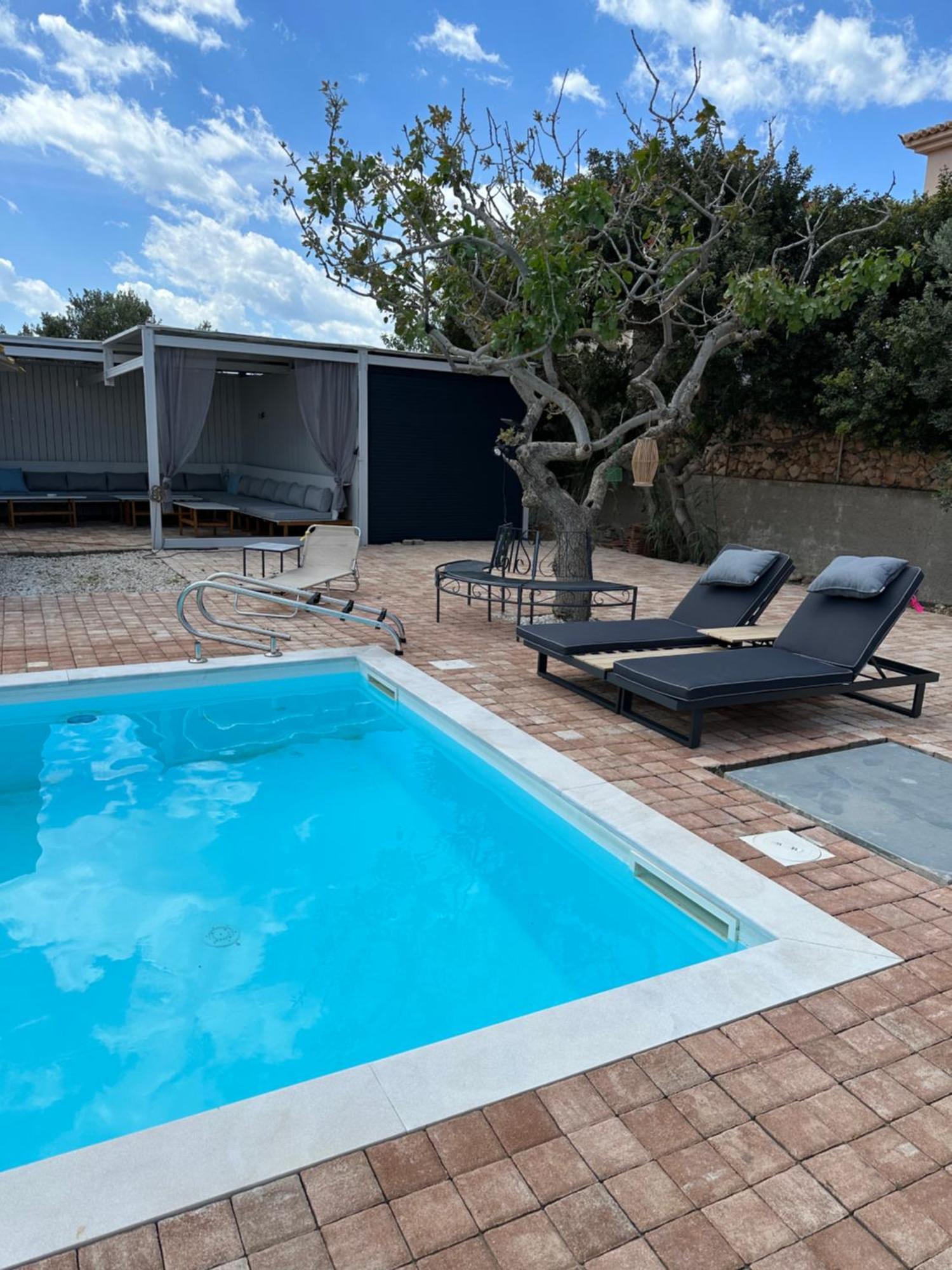 דירות Khloi Solmar Aegina With Private Pool - Jacuzzi מראה חיצוני תמונה